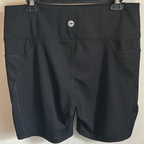 AVIA Women’s Black Wide Band Athletic Workout Biker Shorts Size XL 16/18 - Picture 2 of 7